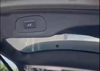 100290 Abertura do Porta Malas Compass 1