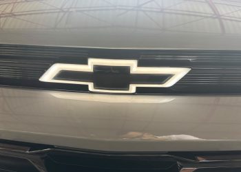 98556321 Emblema Frontal Iluminado Chevrolet 5