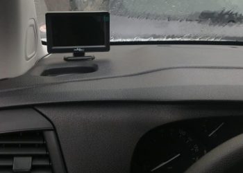 Câmera de Ré com Display de 4 para Mini Vans e Utilitários